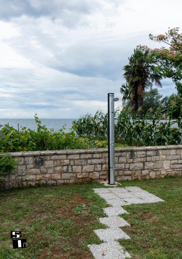 Charming Stone Cottage By The Sea 乌马格 外观 照片